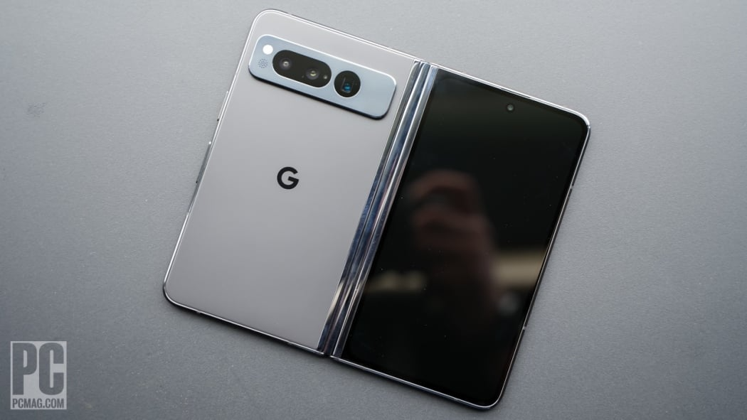 Google Samsung, Apple va Honor kompaniyalarini chetlab o'ta oldi. Google Pixel Fold katlanuvchi smartfoni smartfon ekranlari reytingida sensatsion tarzda birinchi o‘rinni egalladi
