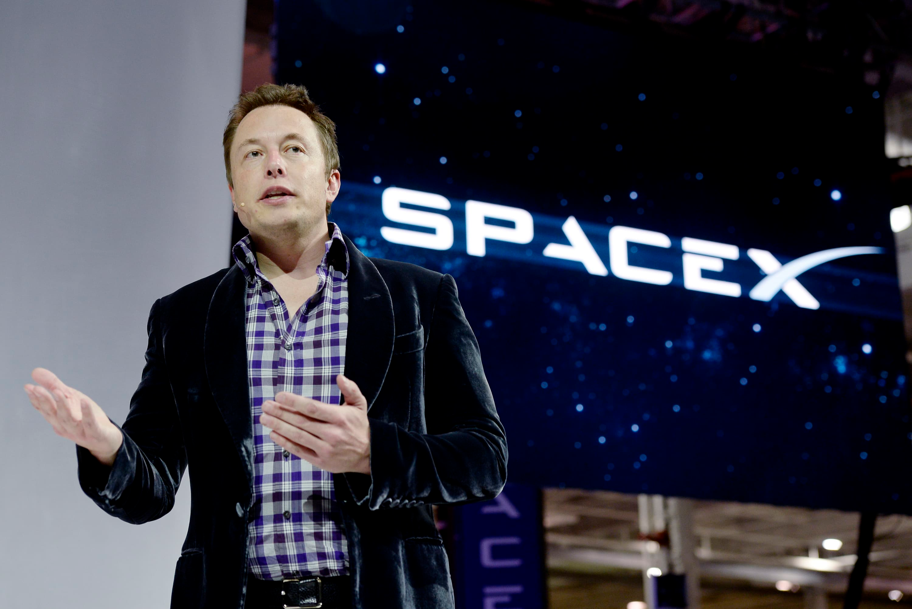 SpaceX dunyodagi eng qimmat xususiy startapga aylandi: Ilon Maskning kosmik kompaniyasi allaqachon 350 milliard dollarga baholangan
