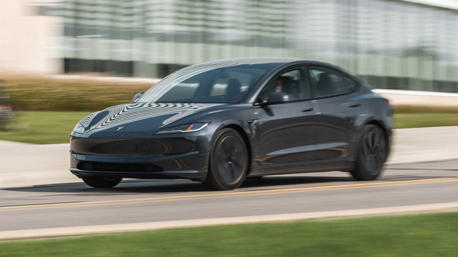 Tarixdagi eng katta yurish zaxirasiga ega Tesla taqdim etildi
