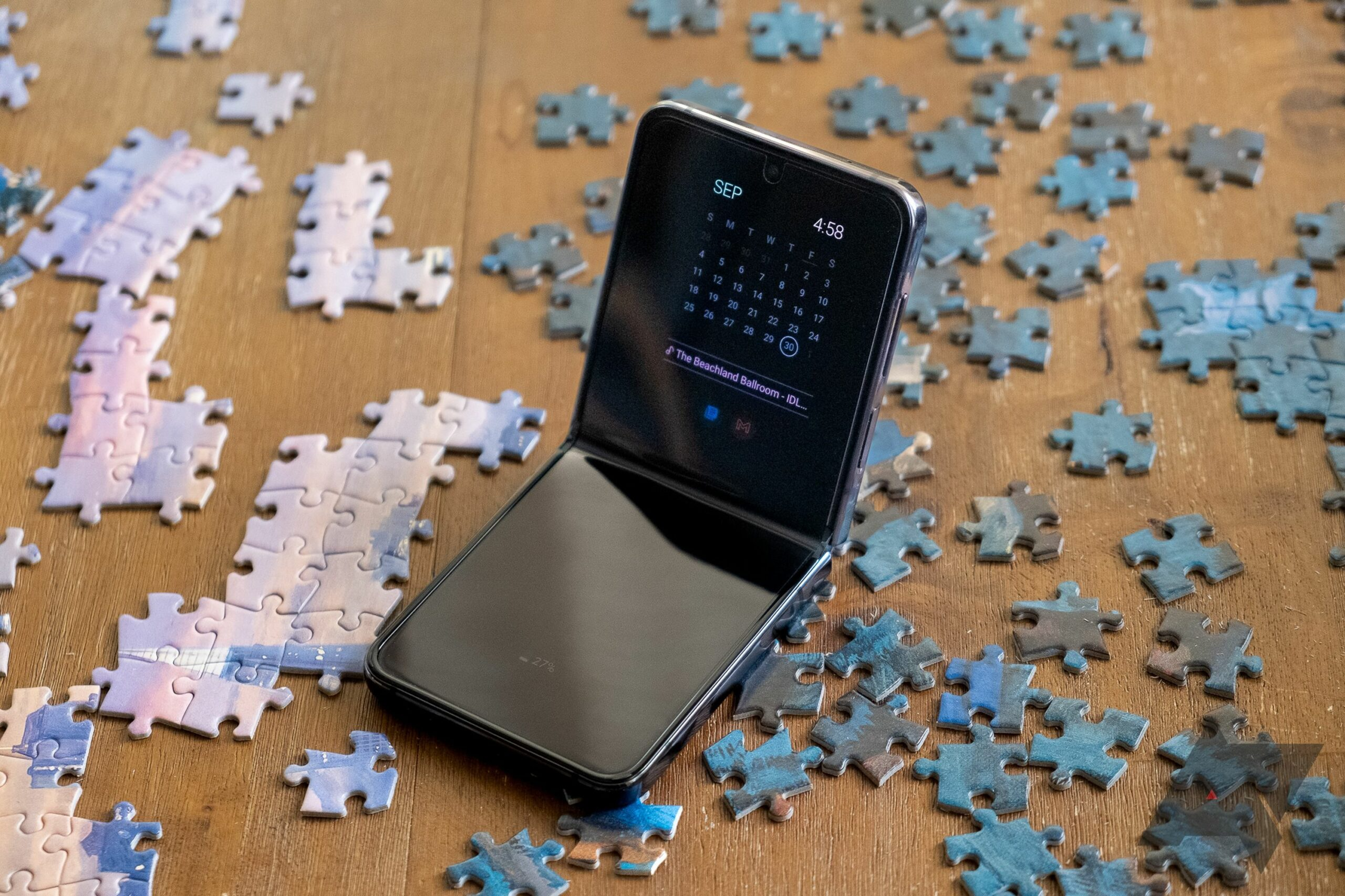 Samsung Galaxy Z Flip 5 smartfonini sifatli rasmlari namoyish etildi