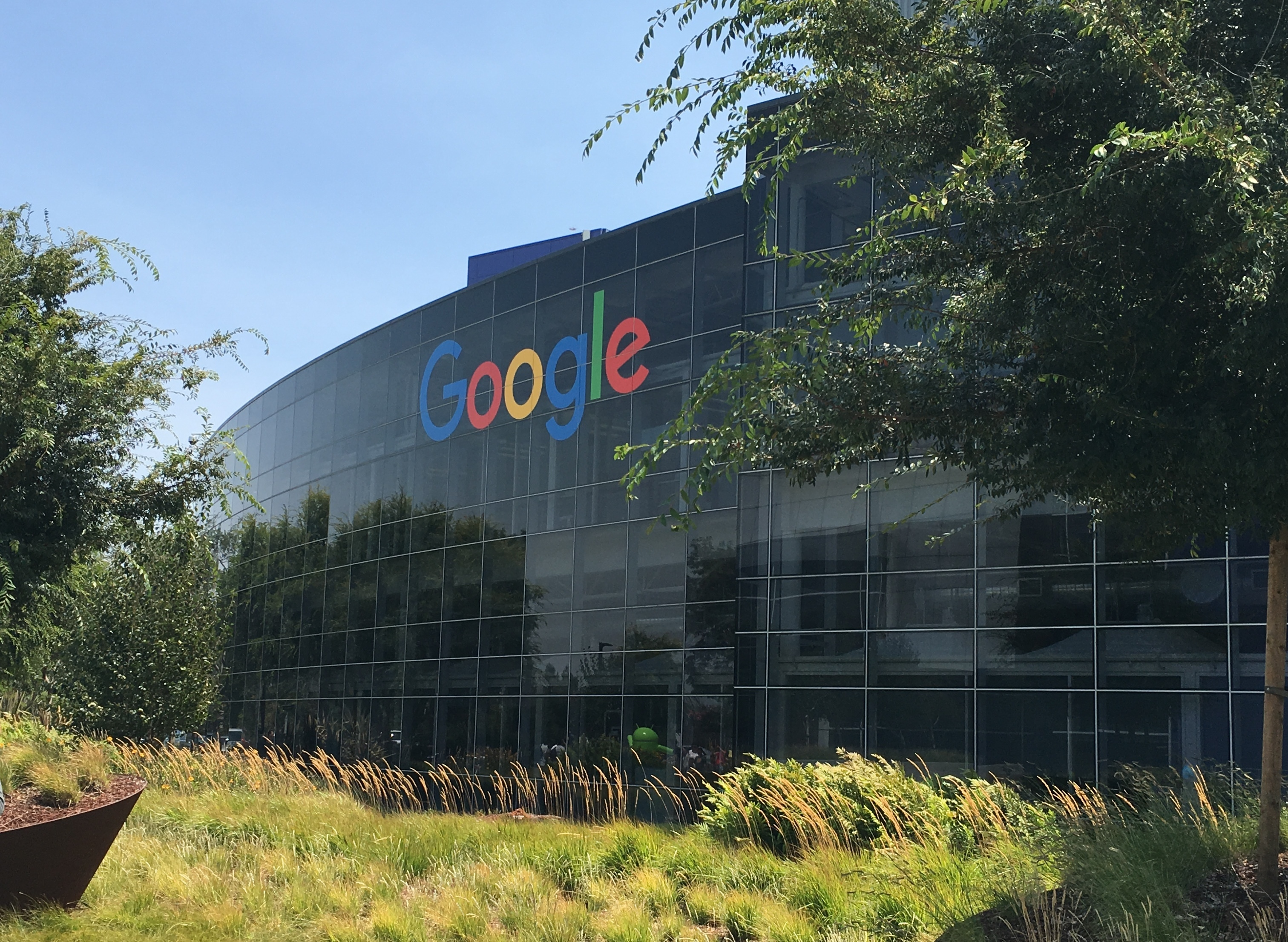 Google monopoliyaga qarshi qonunbuzarlikda aybdor deb topildi: sud reklama monopoliyasini tugatishni talab qildi