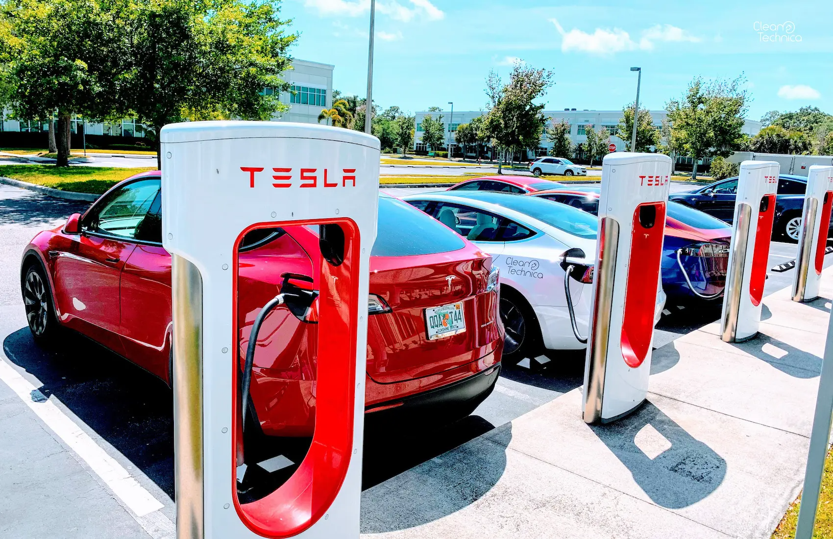 Barcha Tesla modellari katta elektr energiyasini zaryadlash tezligi testida muvaffaqiyatsizlikka uchradi
