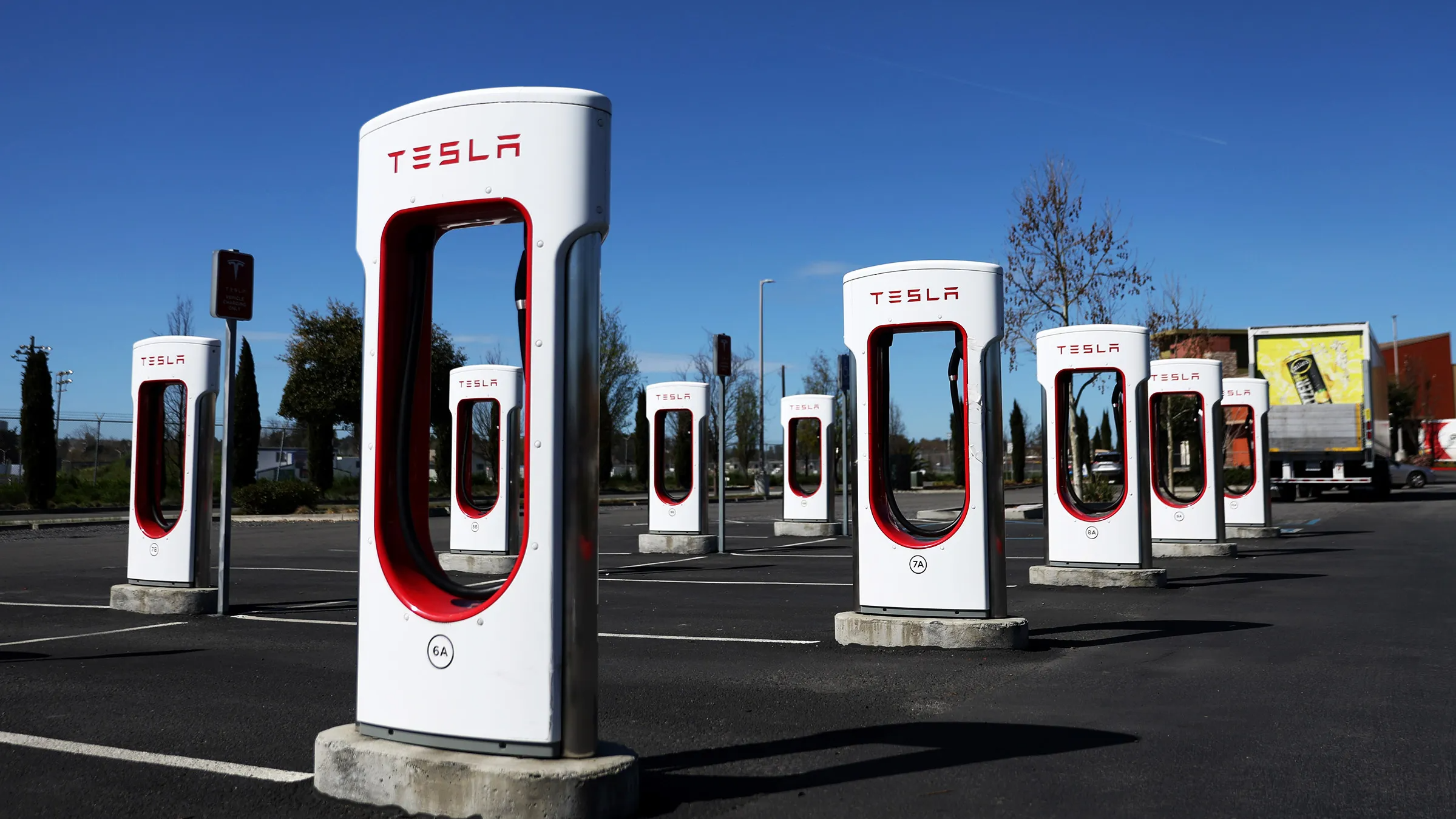 Tesla Isroildagi barcha Supercharger zaryadlash stantsiyalarini bepul qildi