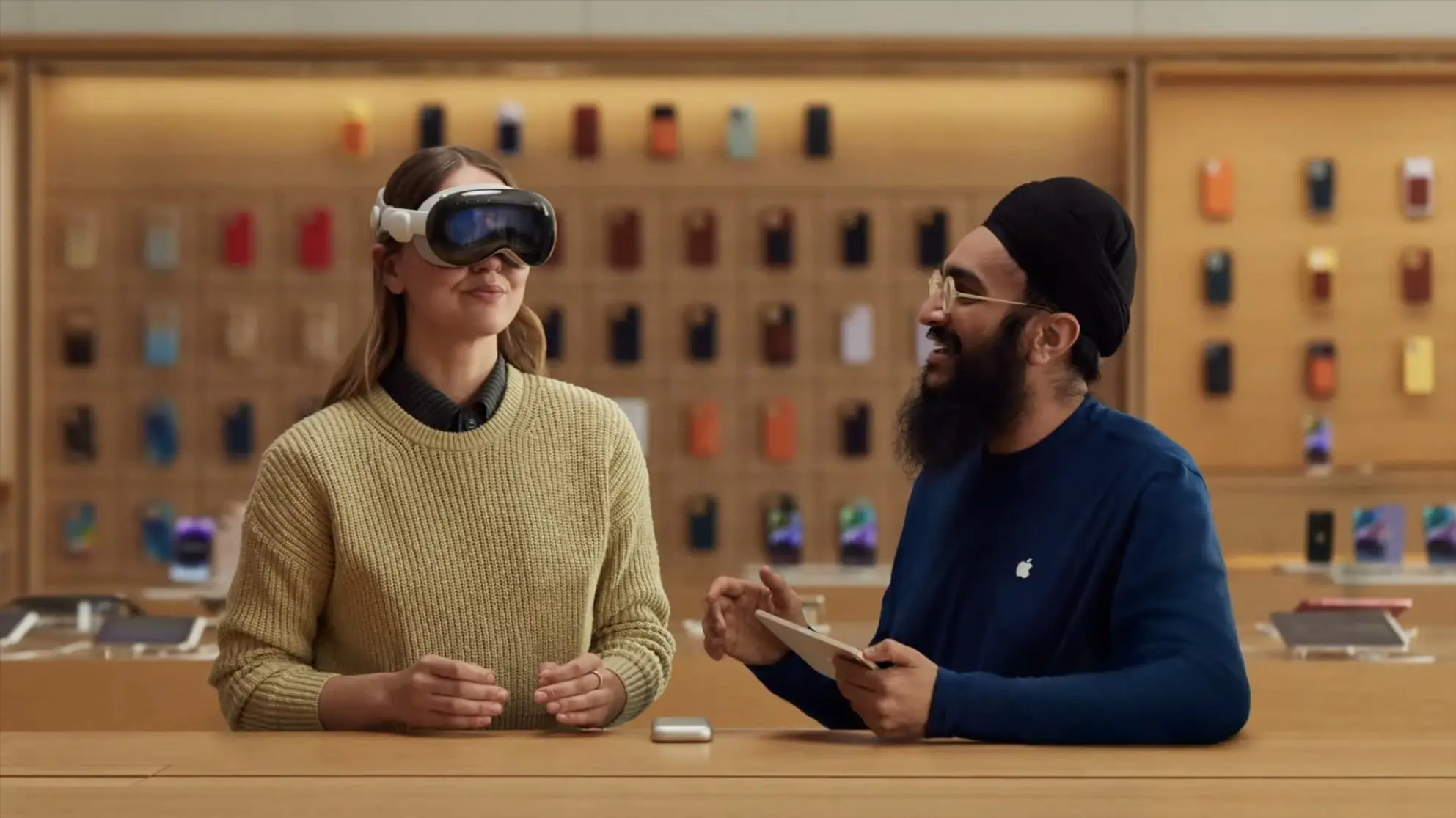 Hatto Apple Vision Pro-da ham bunga ega bo'lmaydi. Samsung aralash haqiqat garniturasini "hid hissi" berishi mumkin