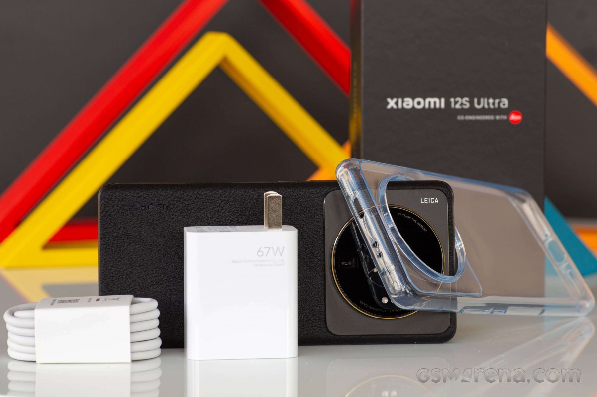 Huawei bilan bunday bo'lmagan. Xiaomi 12S Ultra Leica do'konlarining eng ko'zga ko'ringan joylariga joylashtirilgan