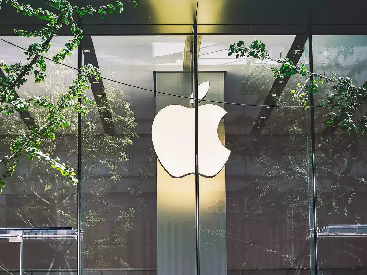 Apple xodimlarga ChatGPT-dan foydalanishni taqiqladi, lekin ilova rasmiy ravishda iPhone uchun mavjud