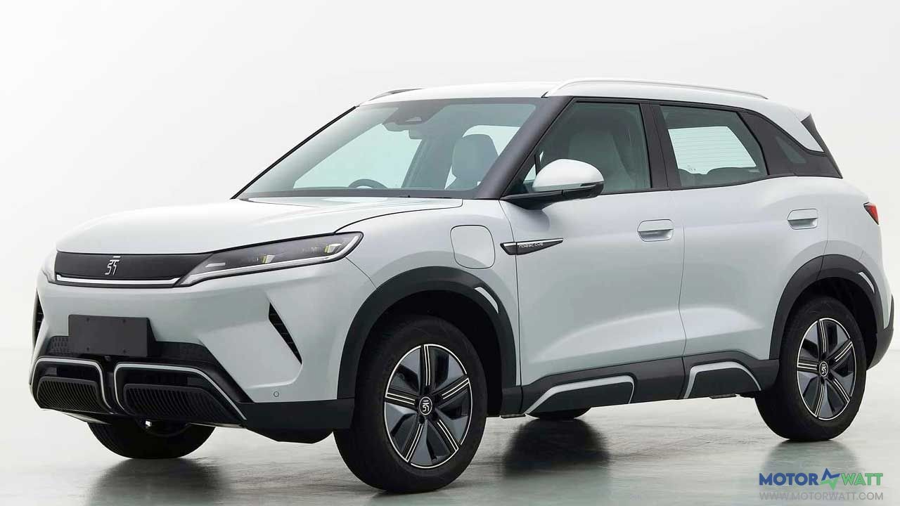 BYD yo'l sinovlari davomida eng yangi mashinani jonli ravishda namoyish etdi
