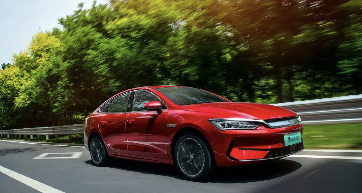 Arzon va kuchli BYD Qin Plus EV 2023 taqdim etildi