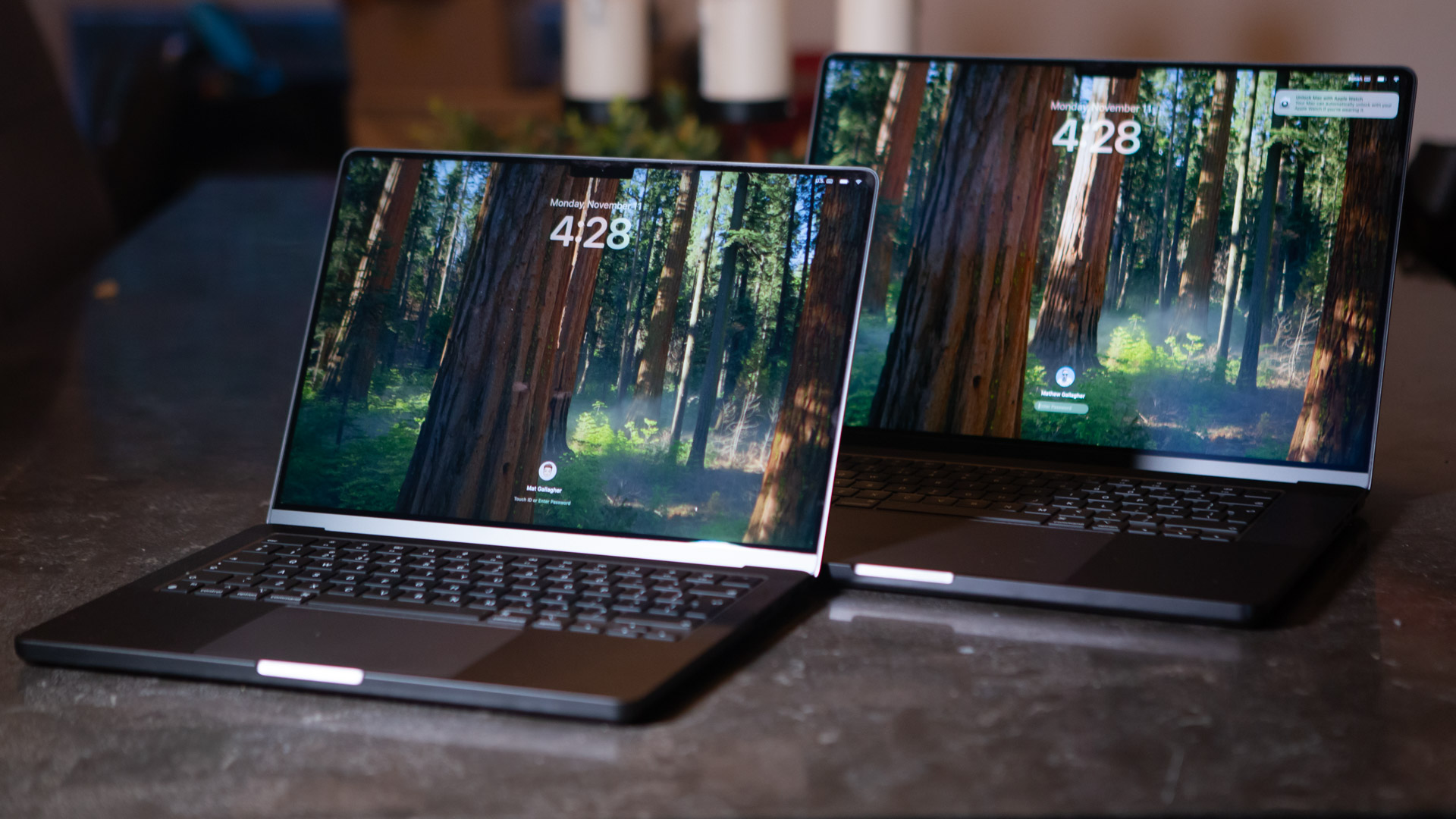 OLED displeyli MacBook Pro birinchi marta sensorli ekranga ega bo‘ladi