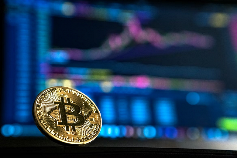 Bitcoinning yangi qulashi. Kurs 30 000 dollardan pastga tushdi