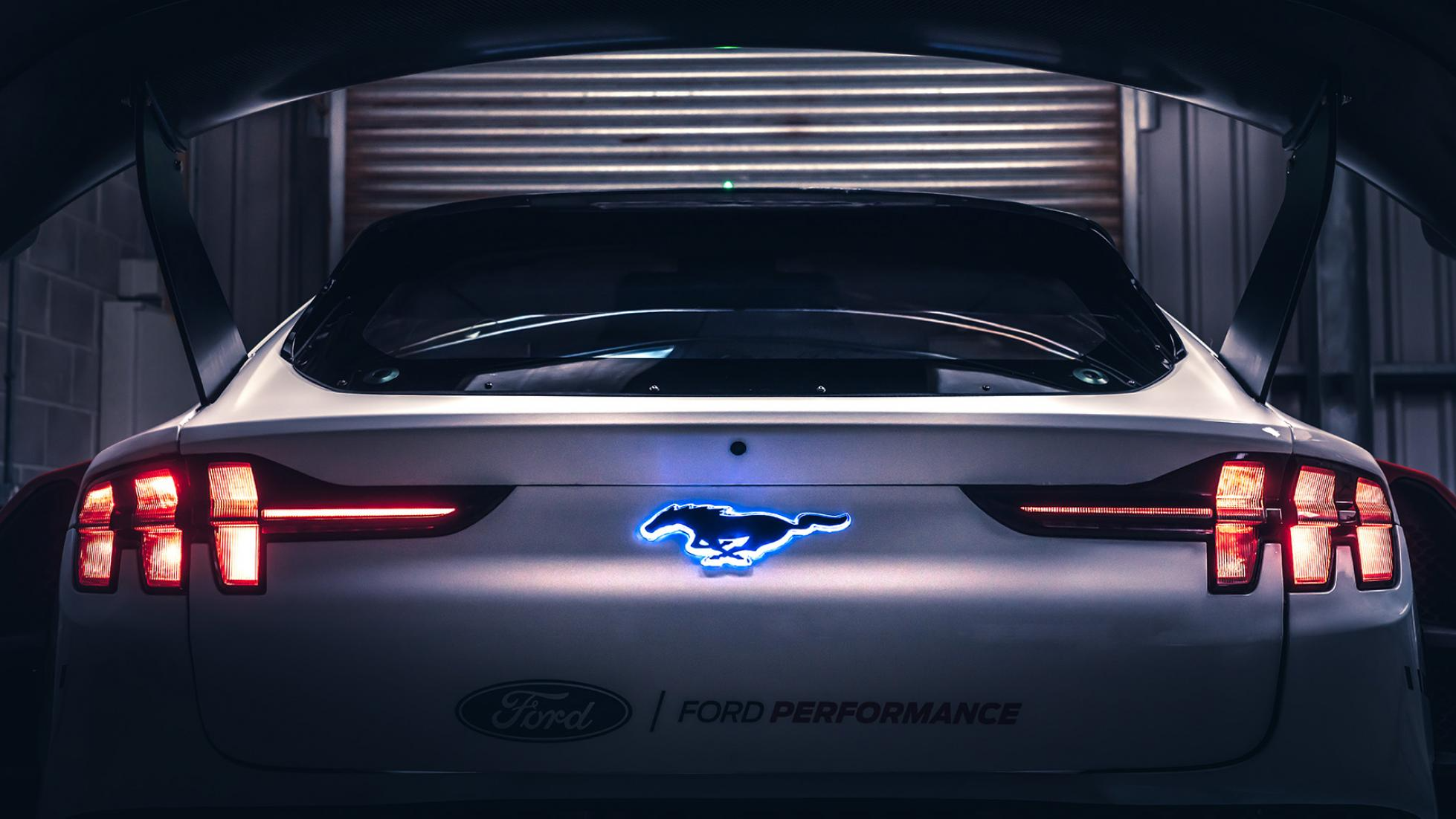 "Ford uchun yangi davr" kompaniyasi yiliga 250 000 ta elektromobil ishlab chiqaradigan birinchi nol emissiya zavodini ochadi